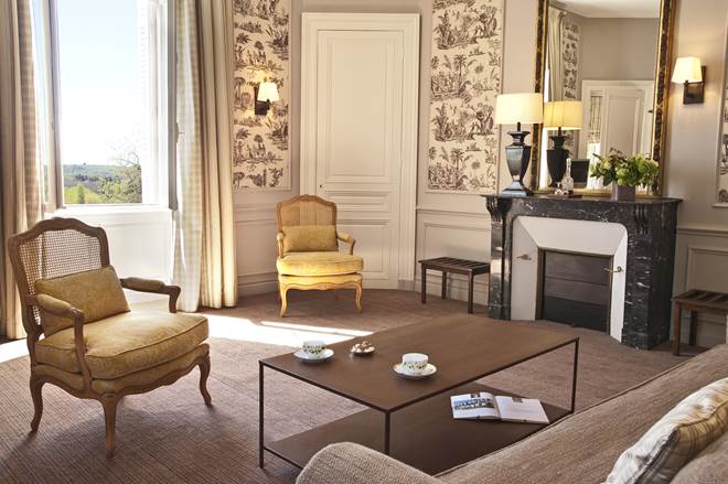 salon suite au château