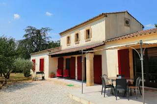 Gard- Proche d'Uzès- Villa des Oliviers. Belle maison avec piscine sur la commune de Flaux